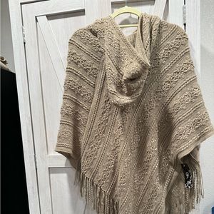 Women’s OS taupe colored Hoodie Pancho